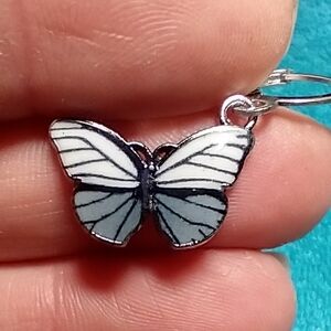 Silvertone grey white pierced wire dangle earrings